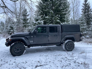 Hardtop Jeep Gladiator JT 2019+ | Alu-Cab Contour | Aluminium Schwarz Alu-Cab Xperts4x4