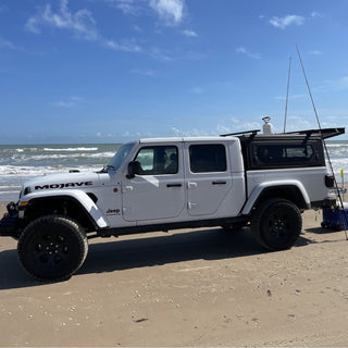 Hardtop Jeep Gladiator JT 2019+ | Alu-Cab Contour | Aluminium Schwarz Alu-Cab Xperts4x4